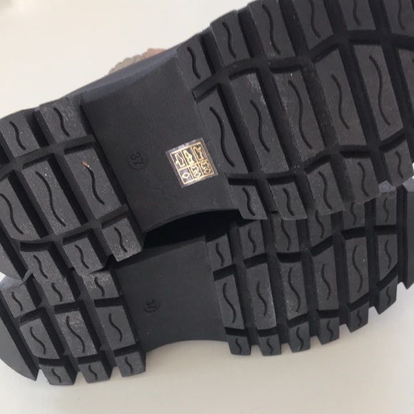 Anthropologie Farylrobin Chelsea Boots - Picture 12 of 16